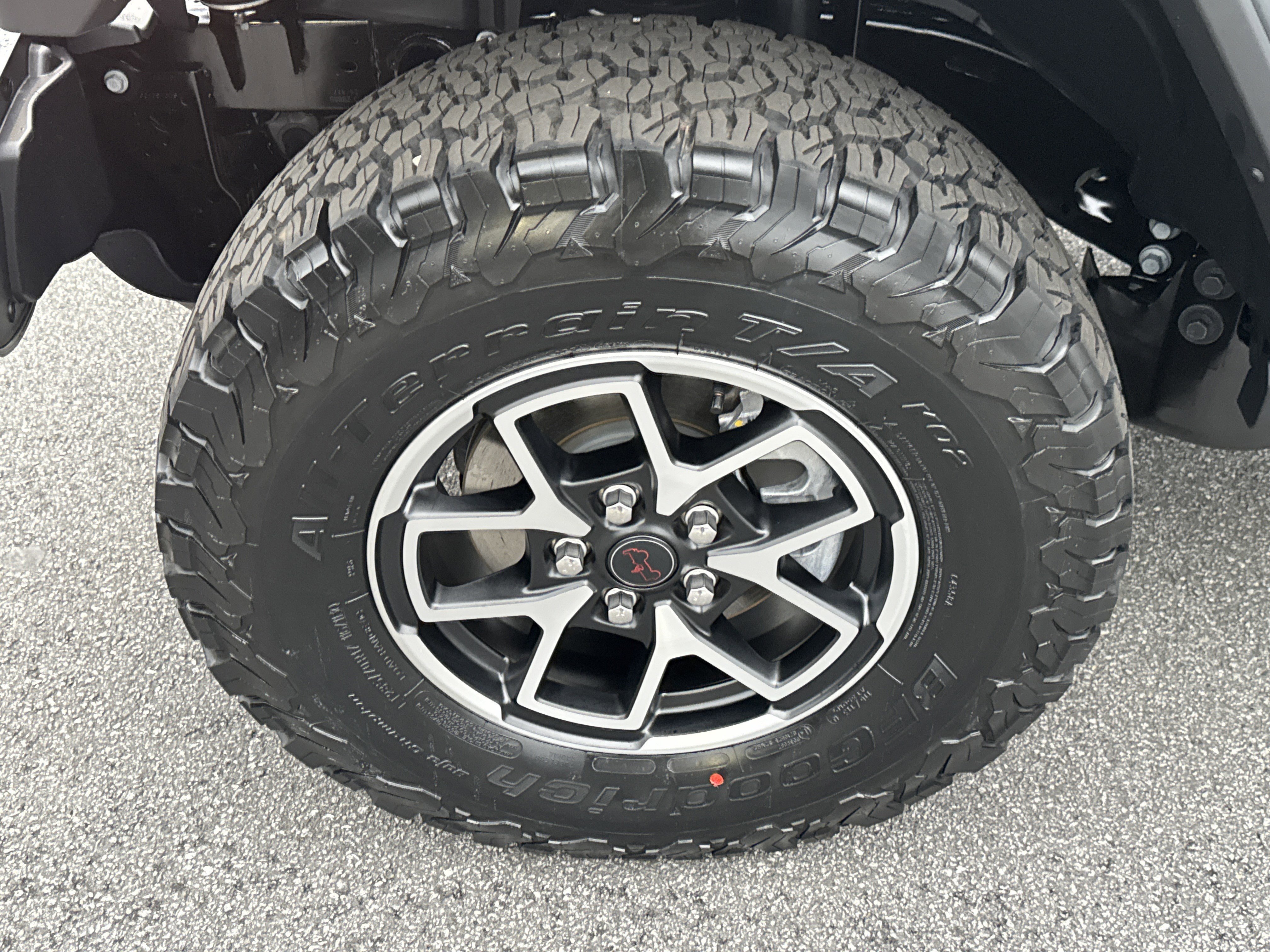 New 2026 Black Clear-Coat Exterior Paint Jeep Rubicon image 11