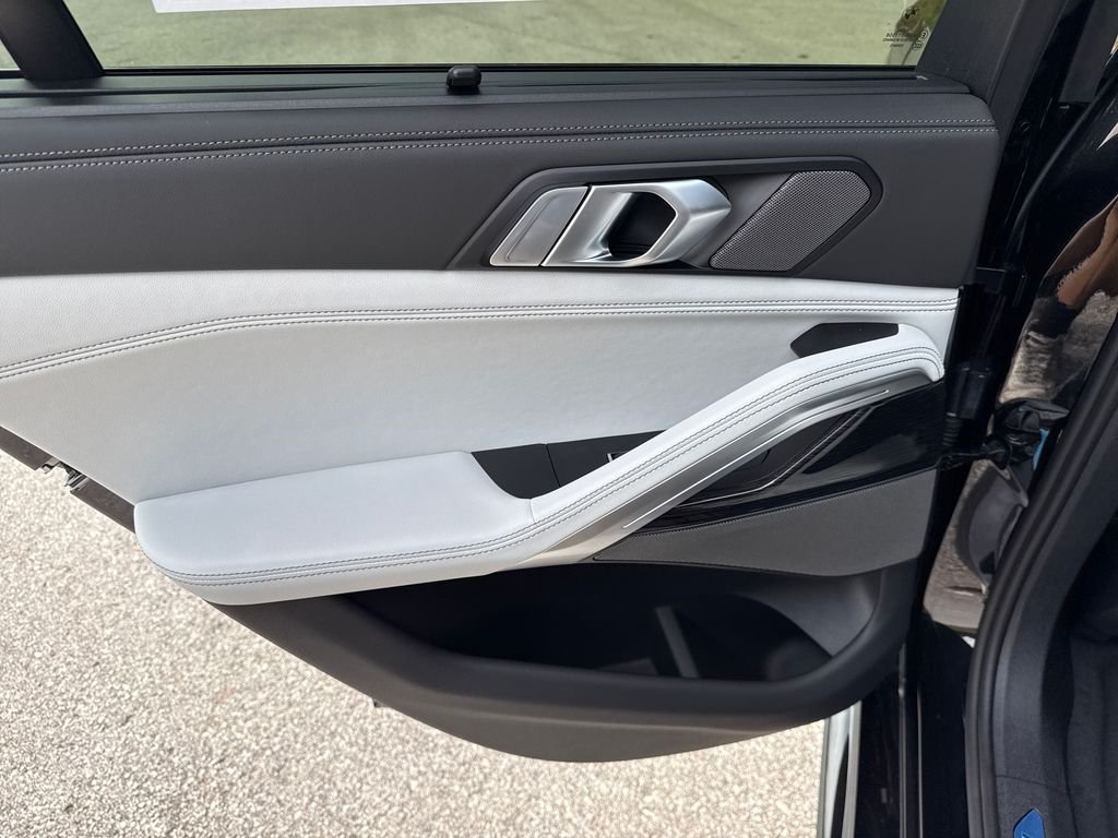 New 2027 Black BMW xDrive40i image 23