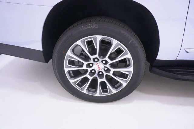 2026 GMC Yukon XL Denali - Photo 6