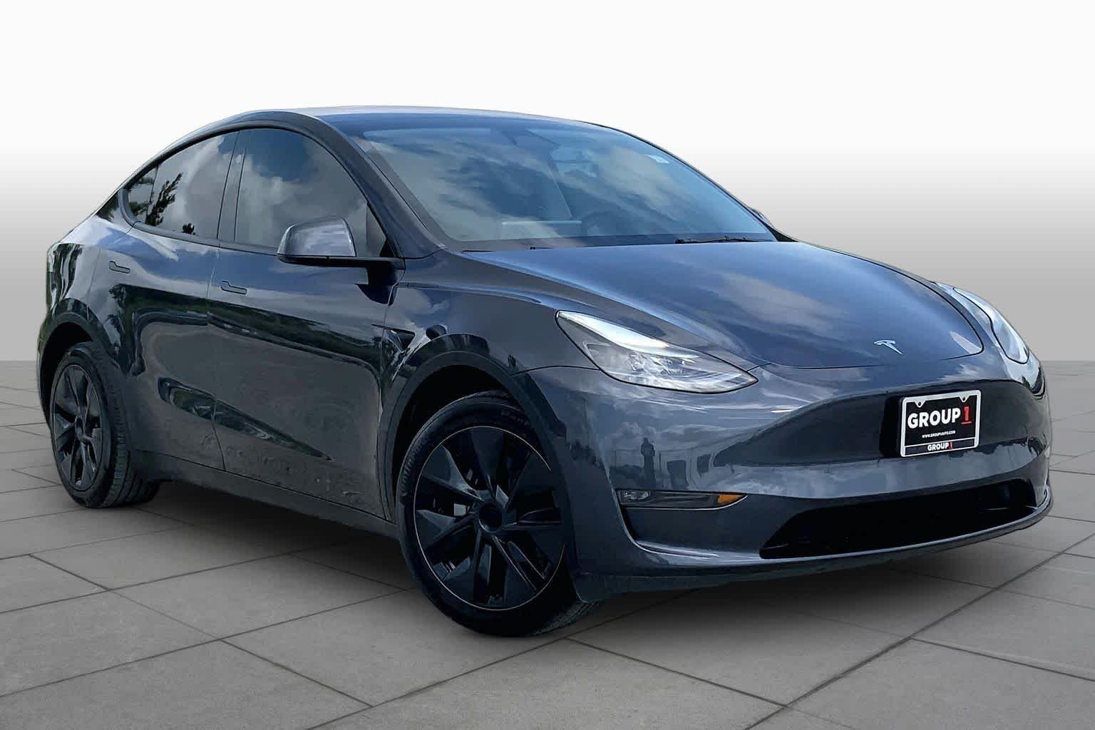 Used 2025 Tesla Model Y Long Range with VIN 7SAYGDEE6SA358783 for sale in Houston, TX