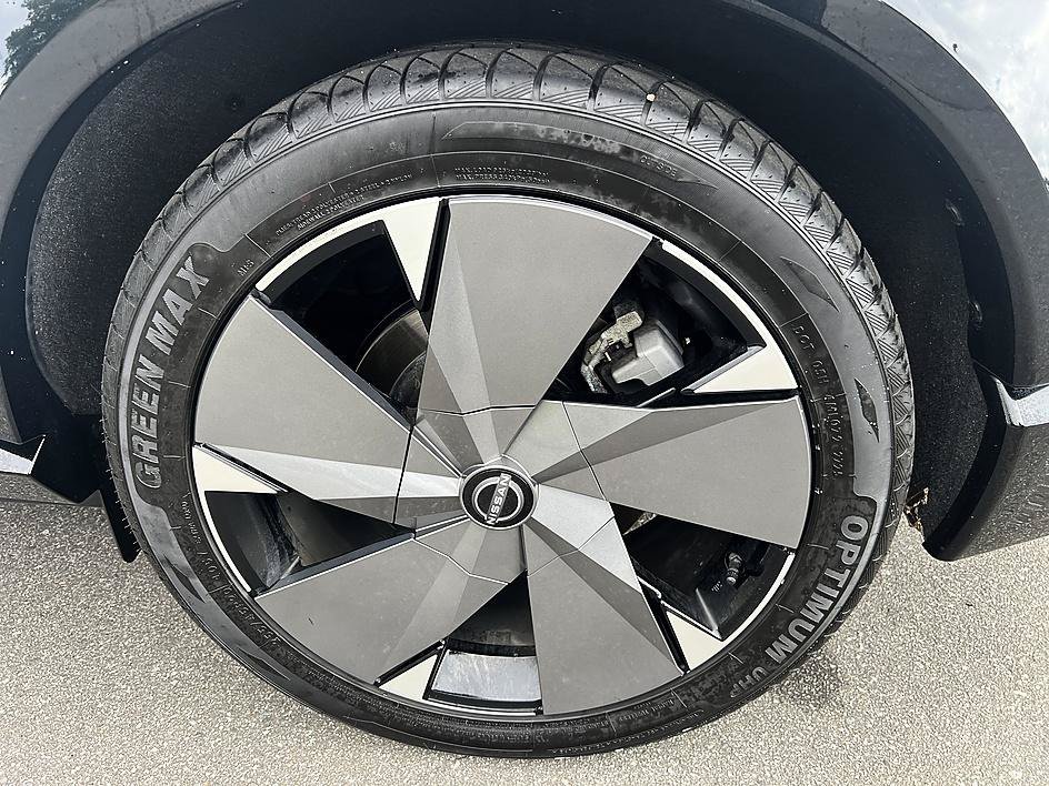 Used 2024 Everest White Pearl Tricoat/Black Diamond Pearl Nissan PLATINUM+ image 10