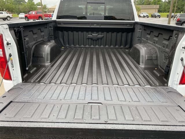 Used 2025 White Chevrolet ZR2 image 32