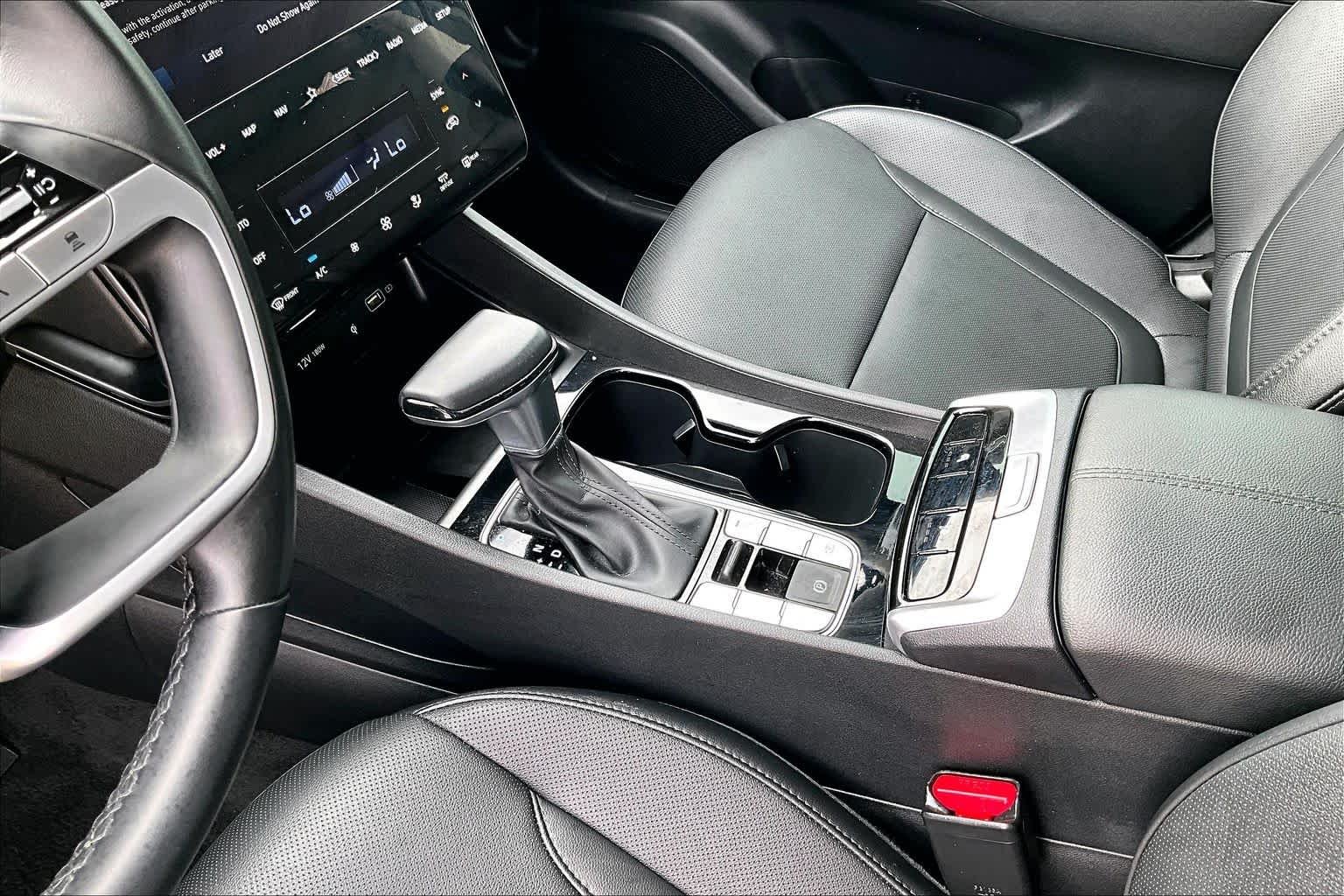 Used 2024 Hampton Gray Hyundai SEL image 17