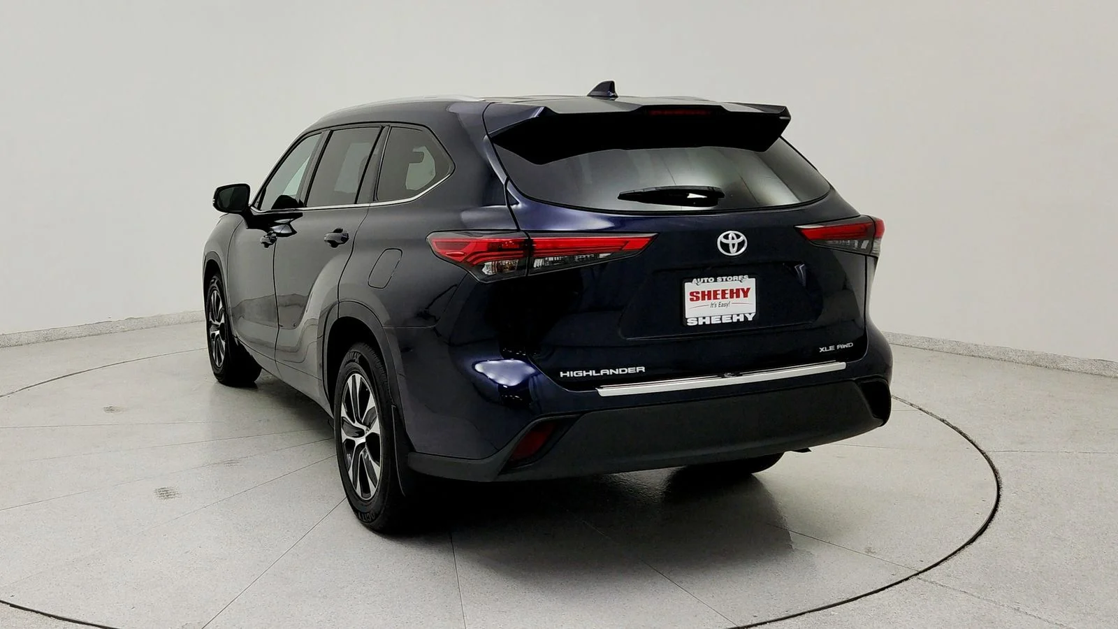 Used 2022  Toyota XLE image 5