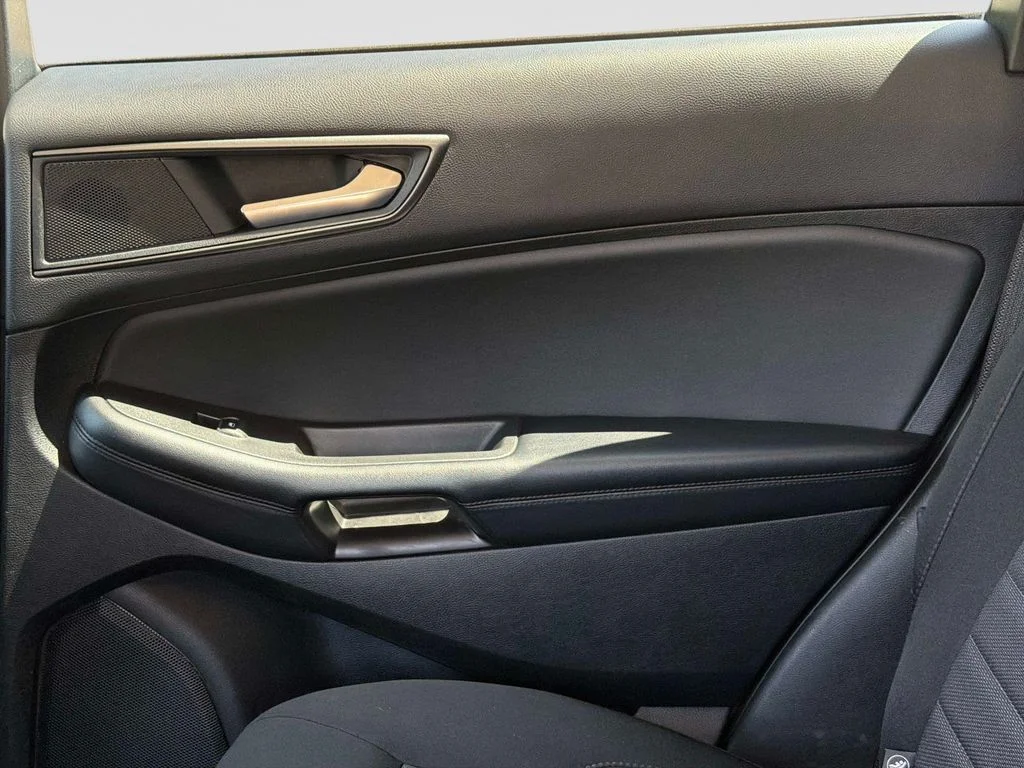 Used 2022 Silver Metallic Ford SE image 16
