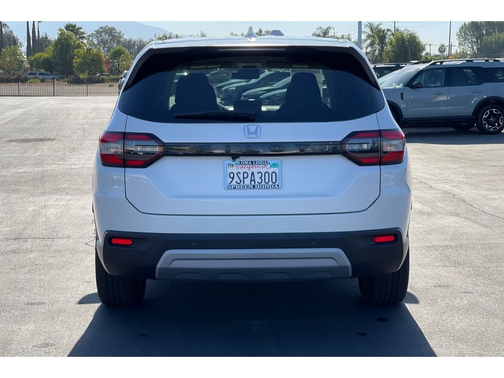 Certified Used 2025 Platinum White Pearl Honda EX-L image 4