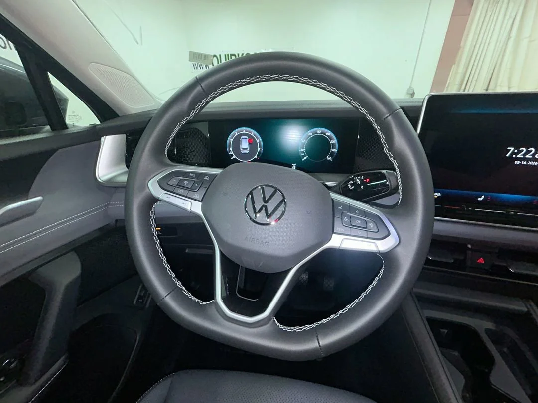 New 2026 Platinum Gray Metallic Volkswagen SE image 15