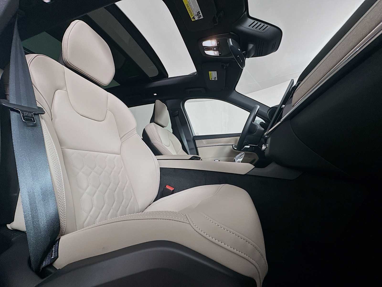 New 2026 Crystal White Volvo Core image 28