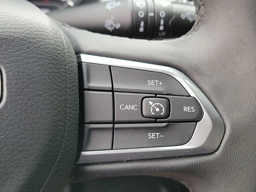 Used 2024 Black Jeep Latitude image 26