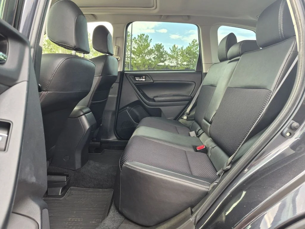 Used 2018 Dark Gray Metallic Subaru Premium image 19