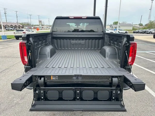 2026 GMC Sierra 1500 SLT - Photo 19