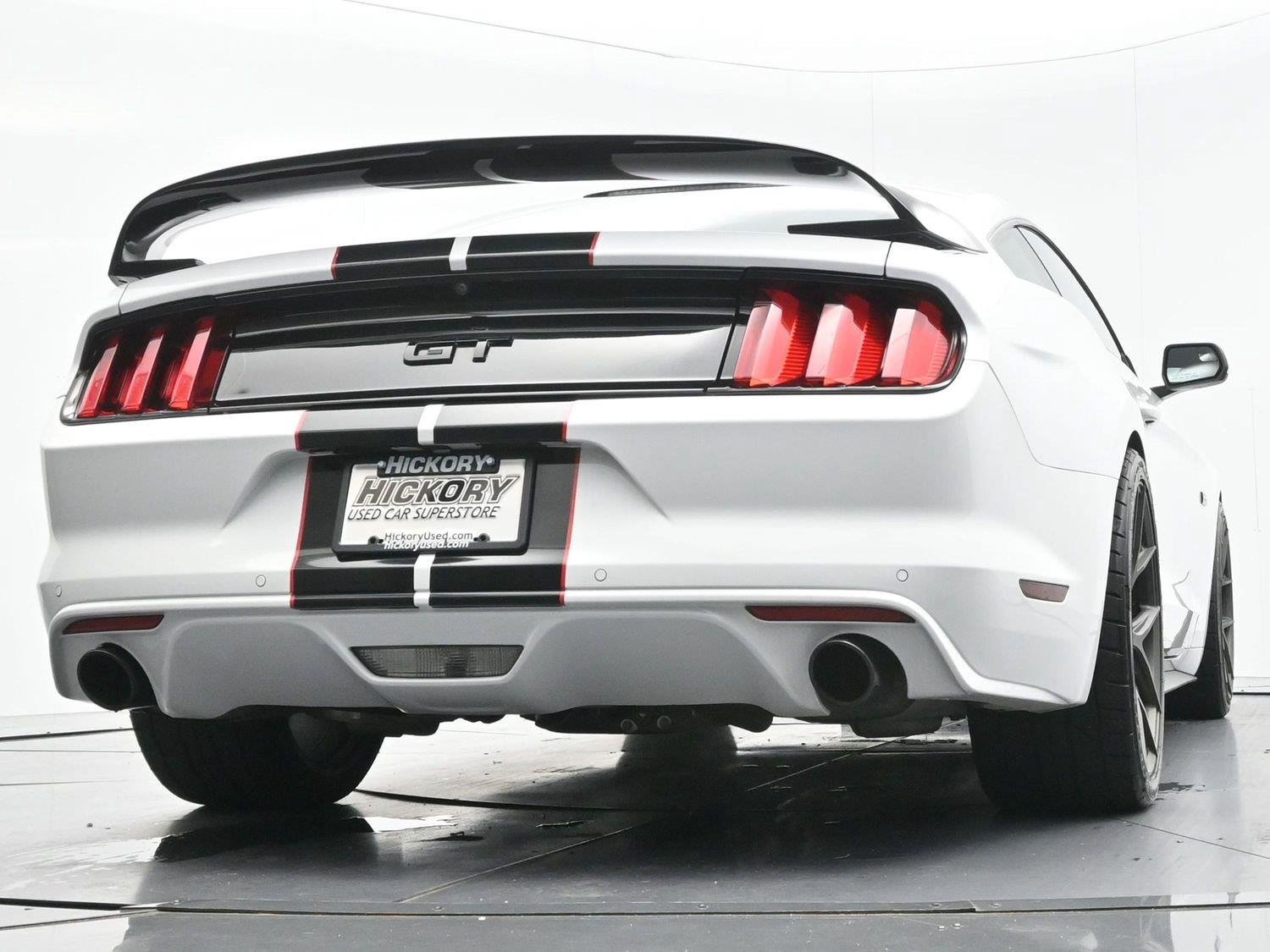 Used 2016 Oxford White Ford GT image 48