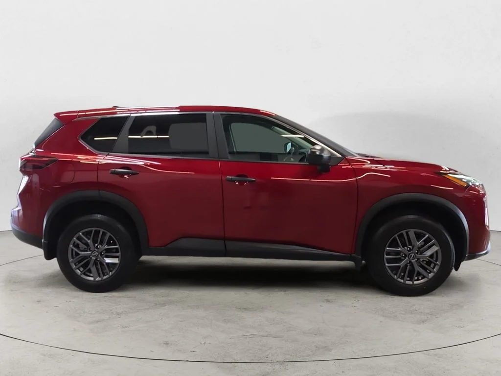 Used 2024 Red Nissan S image 4