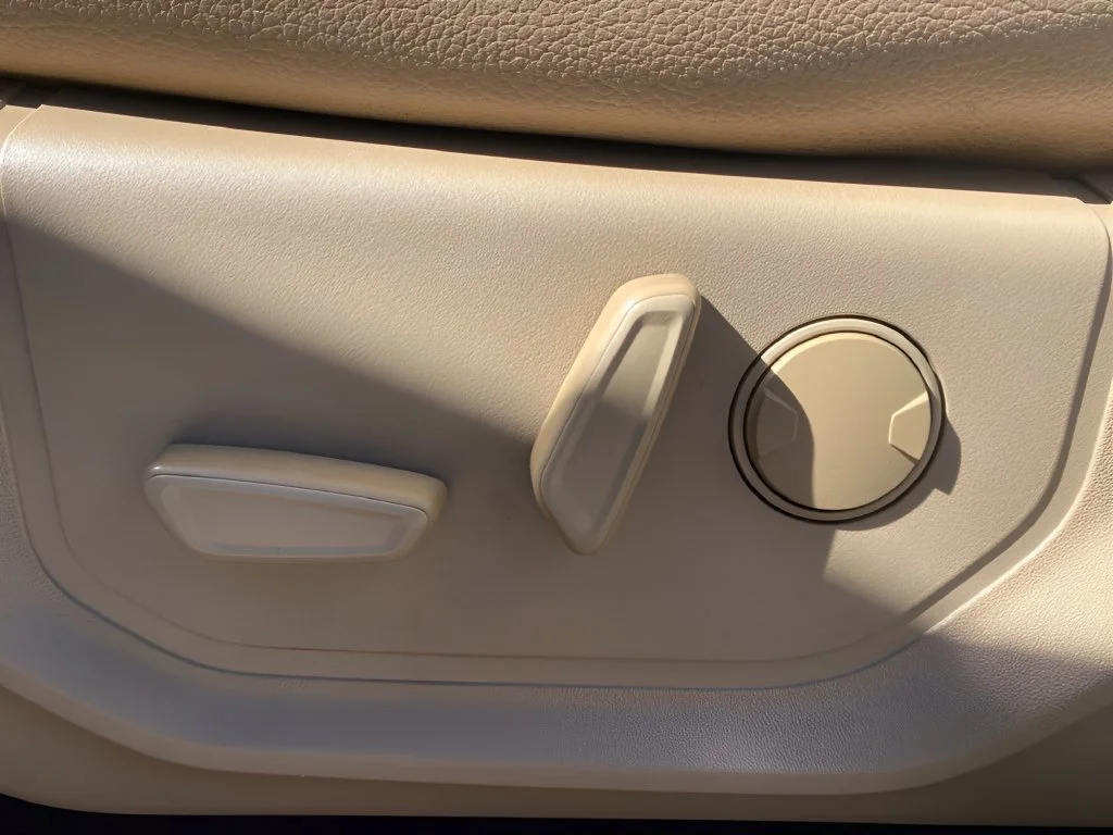Used 2021 White Ford XL image 9