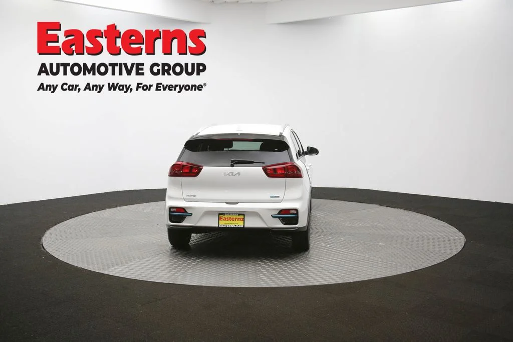 Used 2022 White Kia EX image 40