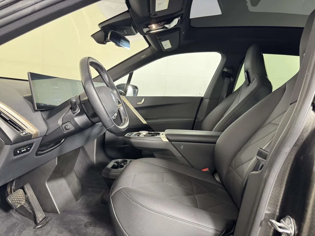 Certified Used 2023 Black BMW xDrive50 image 4