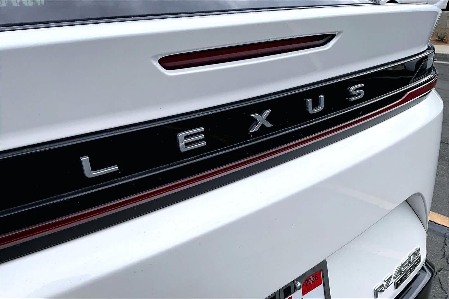 Certified Used 2023 EMINENT WHITE PEARL Lexus Premium image 32