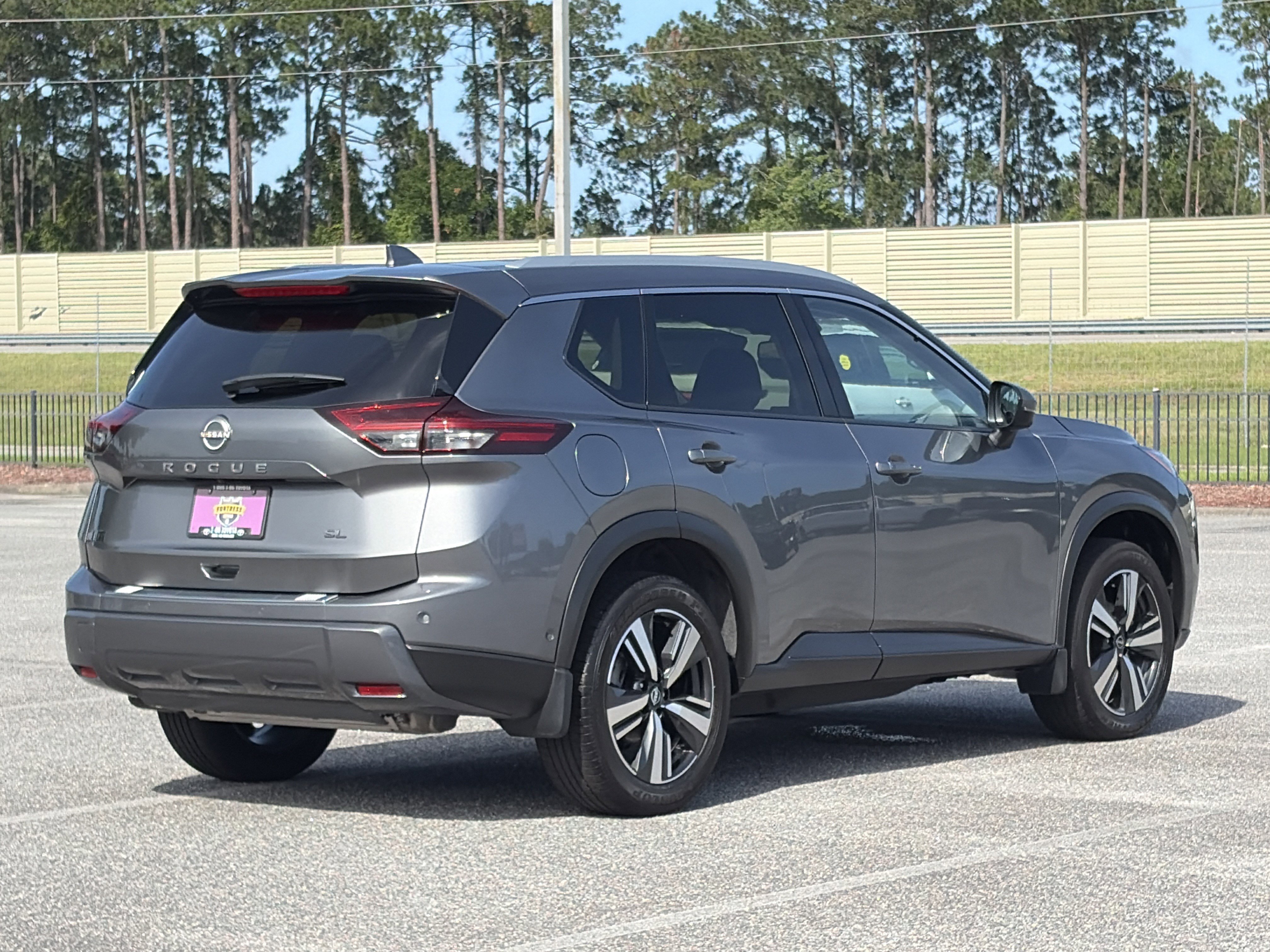 2025 Nissan Rogue SL - Photo 32