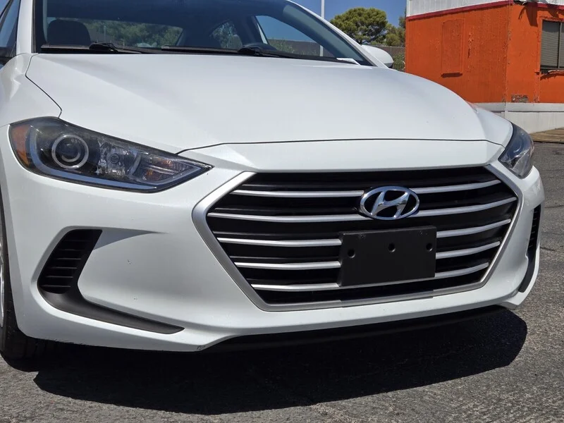 Used 2017 Quartz White Pearl Hyundai SE image 5