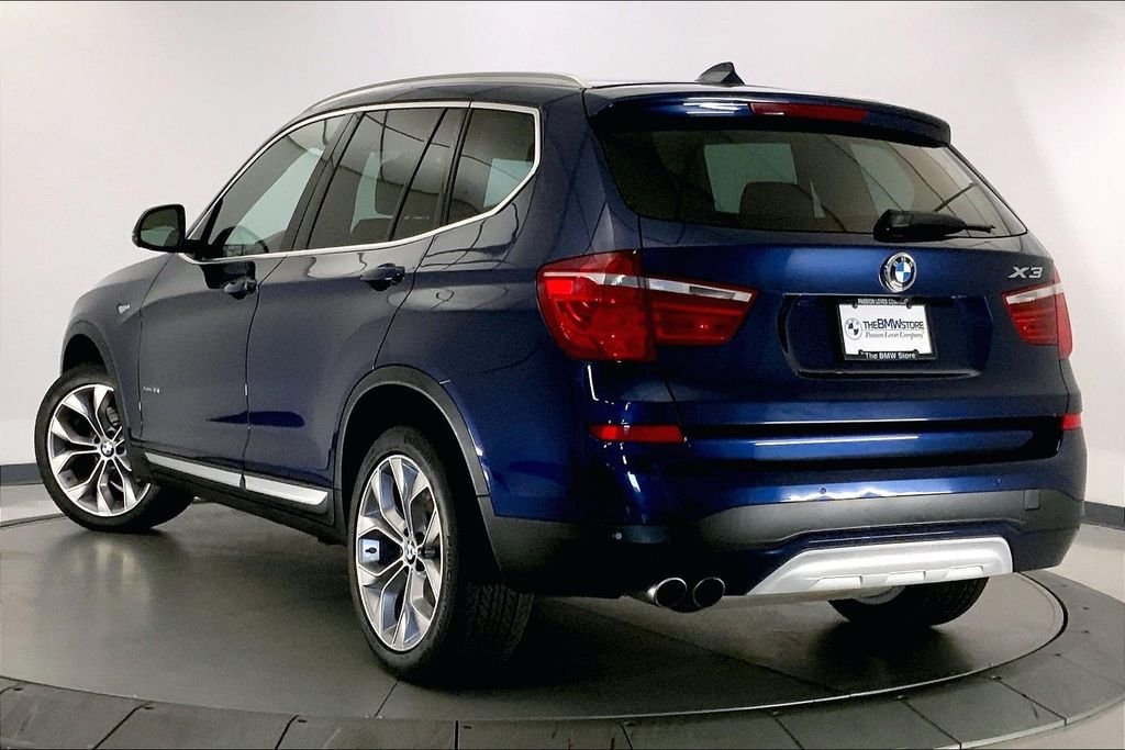 Used 2017 Deep Sea Blue Metallic BMW  image 10