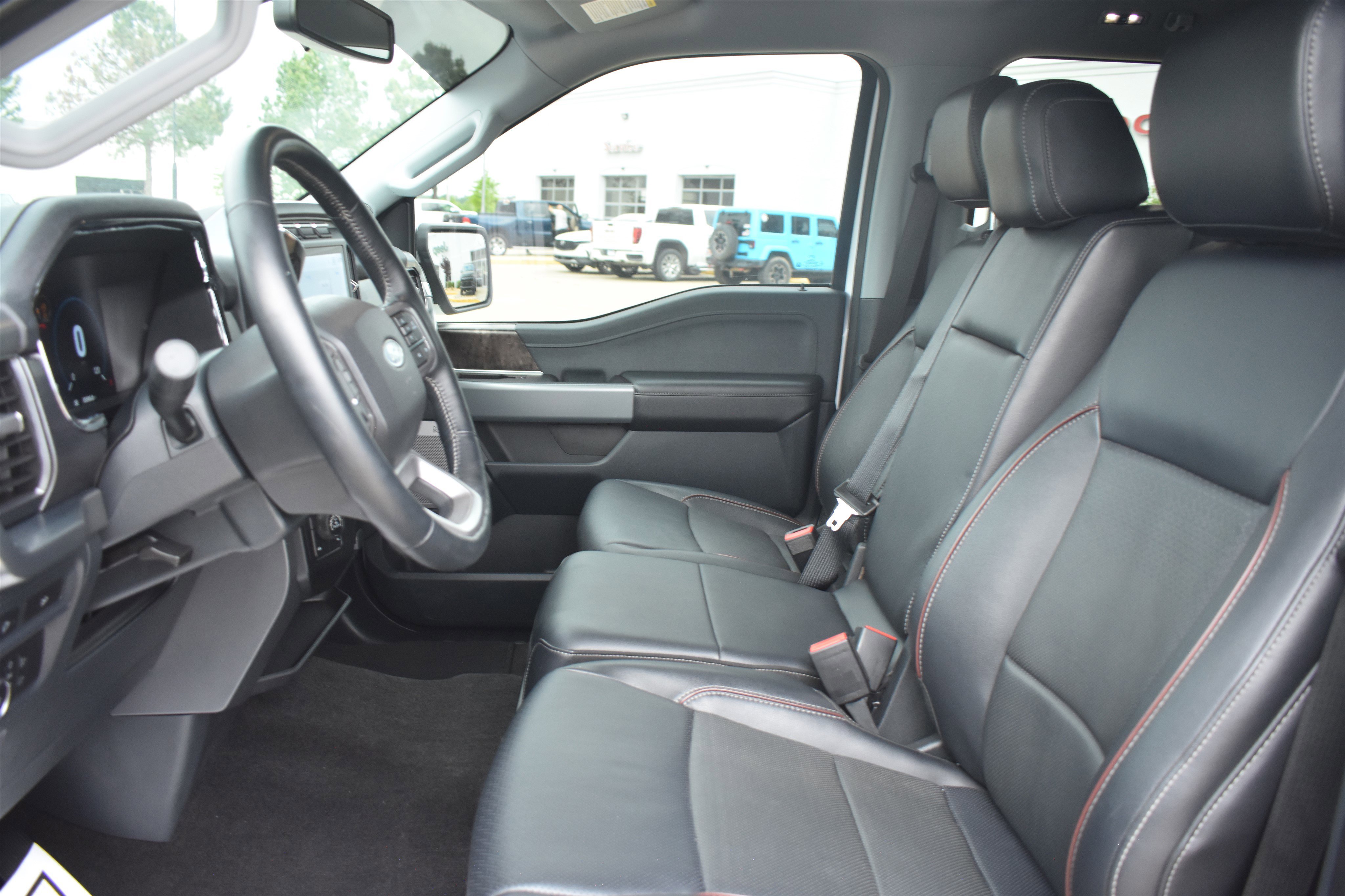 Used 2022  Ford LARIAT image 16