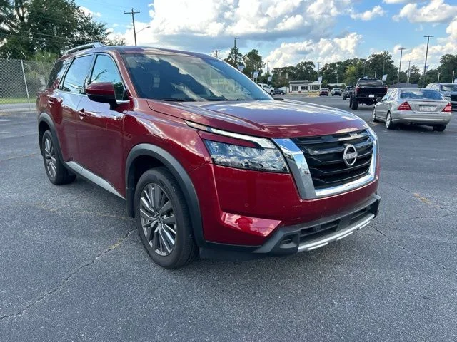 Used 2025 Red Nissan SL image 6