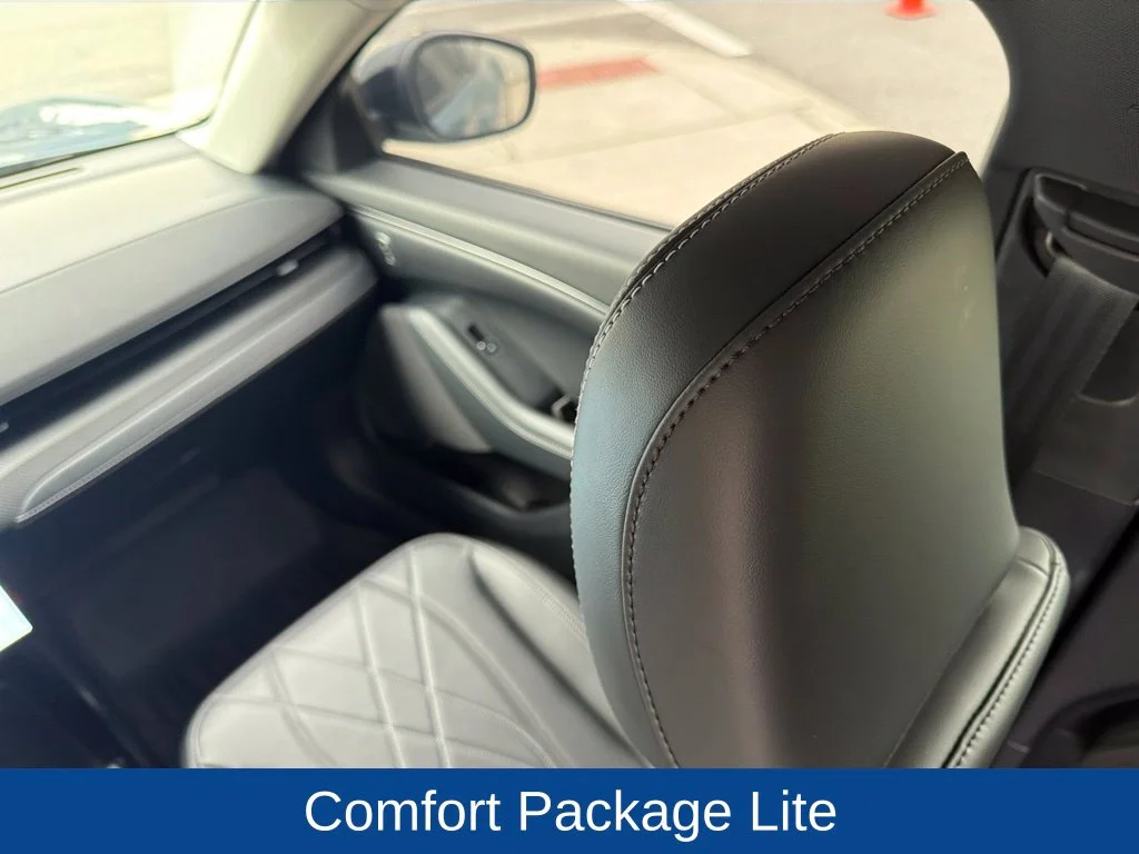 Used 2024 Vapor Blue Metallic Ford Select image 17