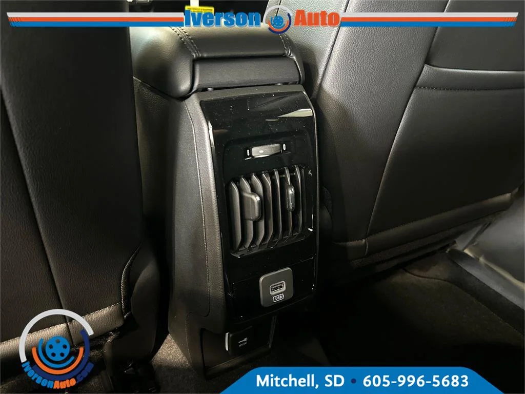 New 2026 Hydro Blue Pearlcoat Jeep Limited Altitude image 30