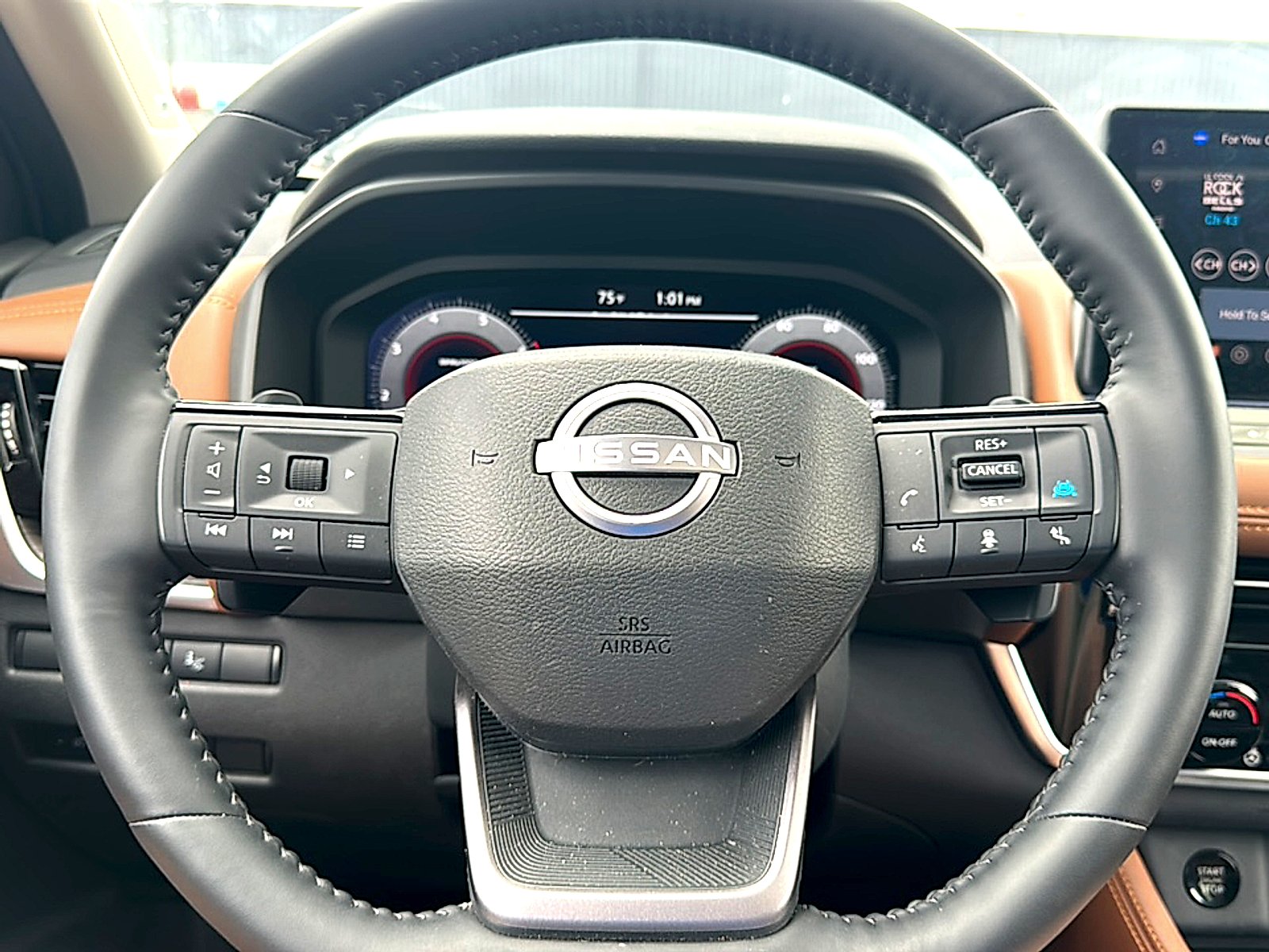 Used 2025 Gun Metallic Nissan Platinum FWD image 27