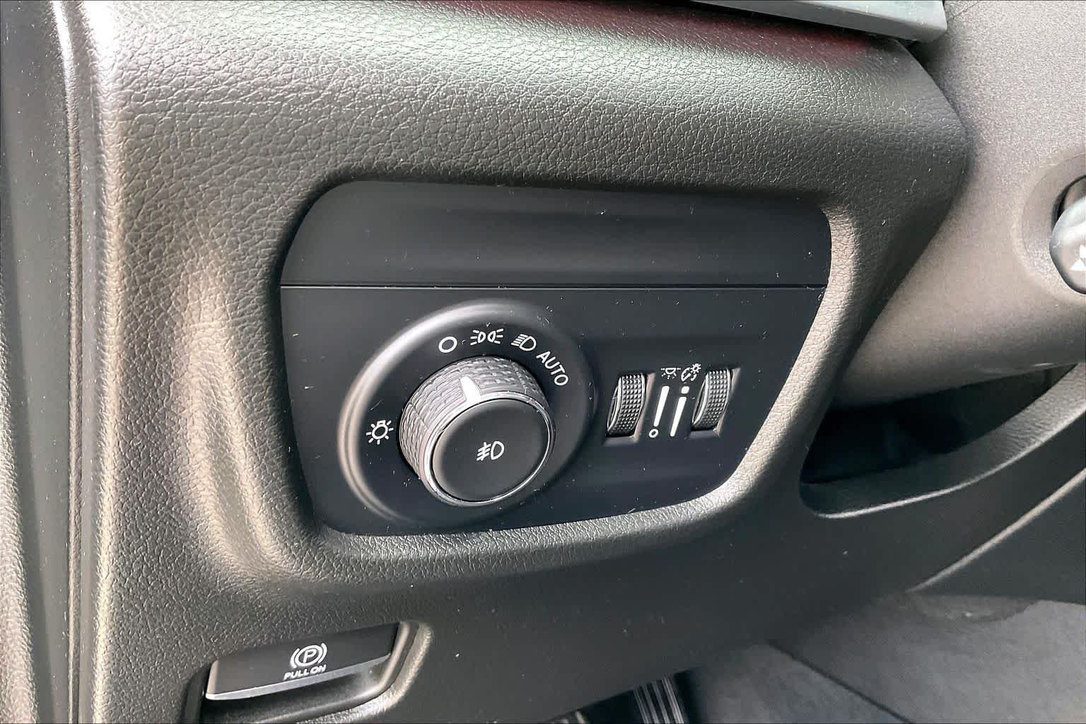 Used 2023 Baltic Gray Metallic Clearcoat Jeep Overland image 15
