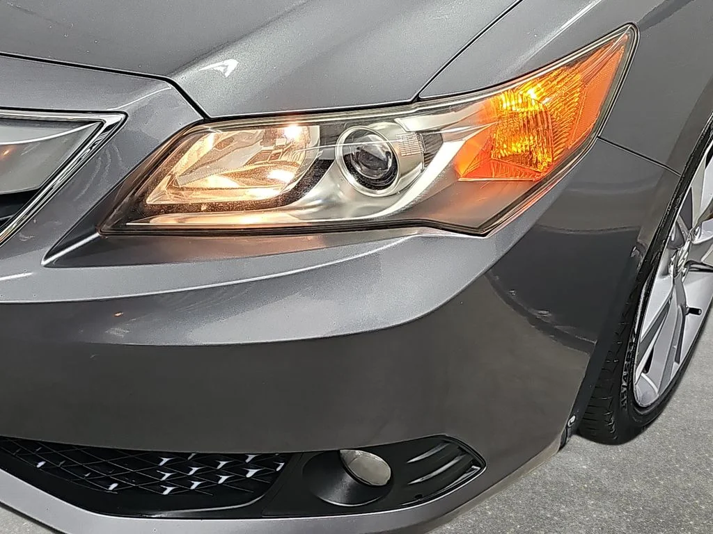 Used 2013  Acura 2.0L image 33
