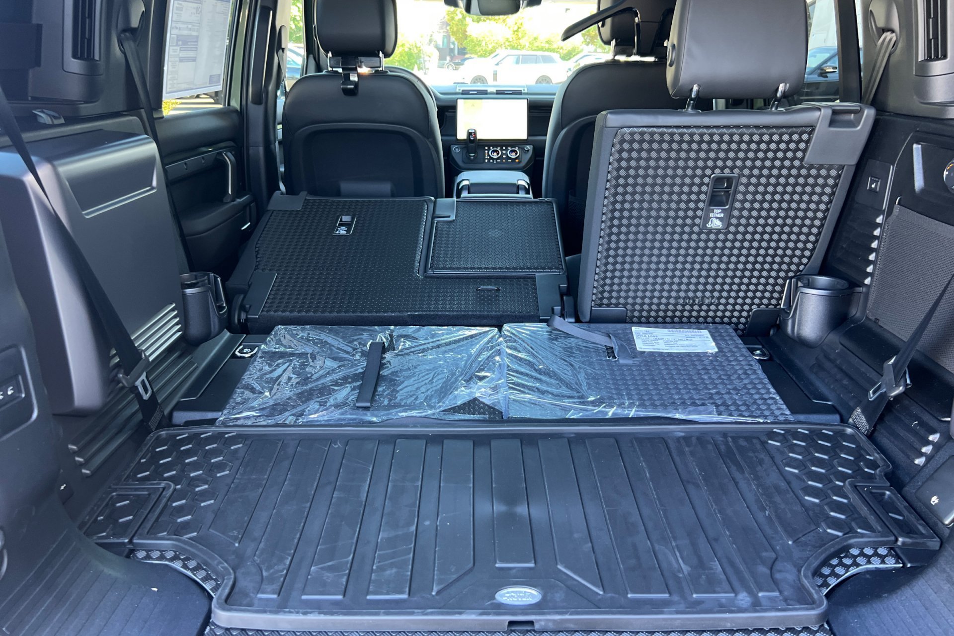 New 2026 Woolstone Green Land Rover X-Dynamic SE image 17