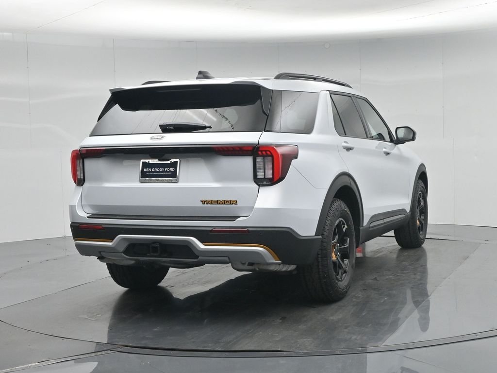 New 2026 Space White Metallic Ford Tremor image 56