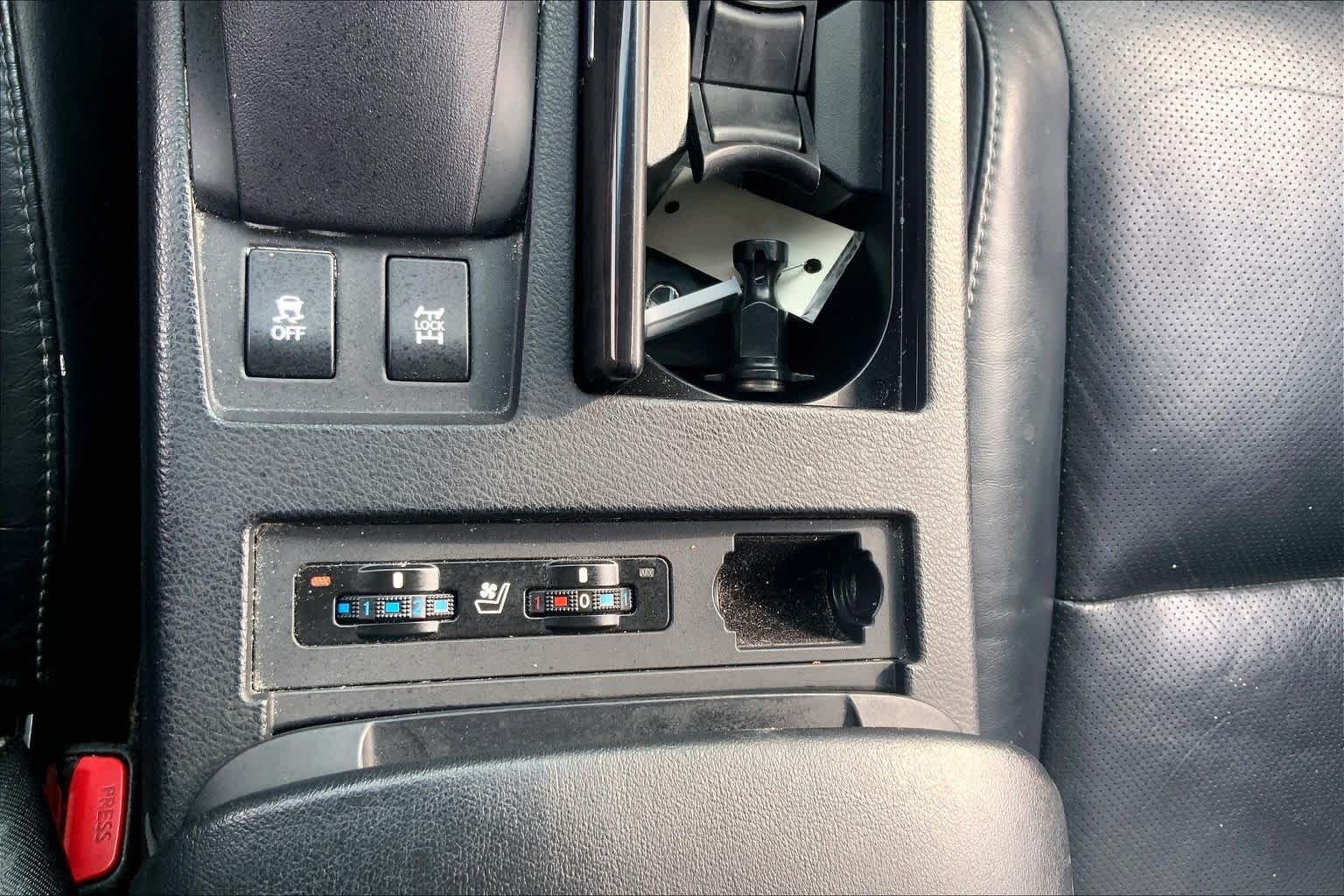Used 2015 Silver Lining Metallic Lexus  image 31