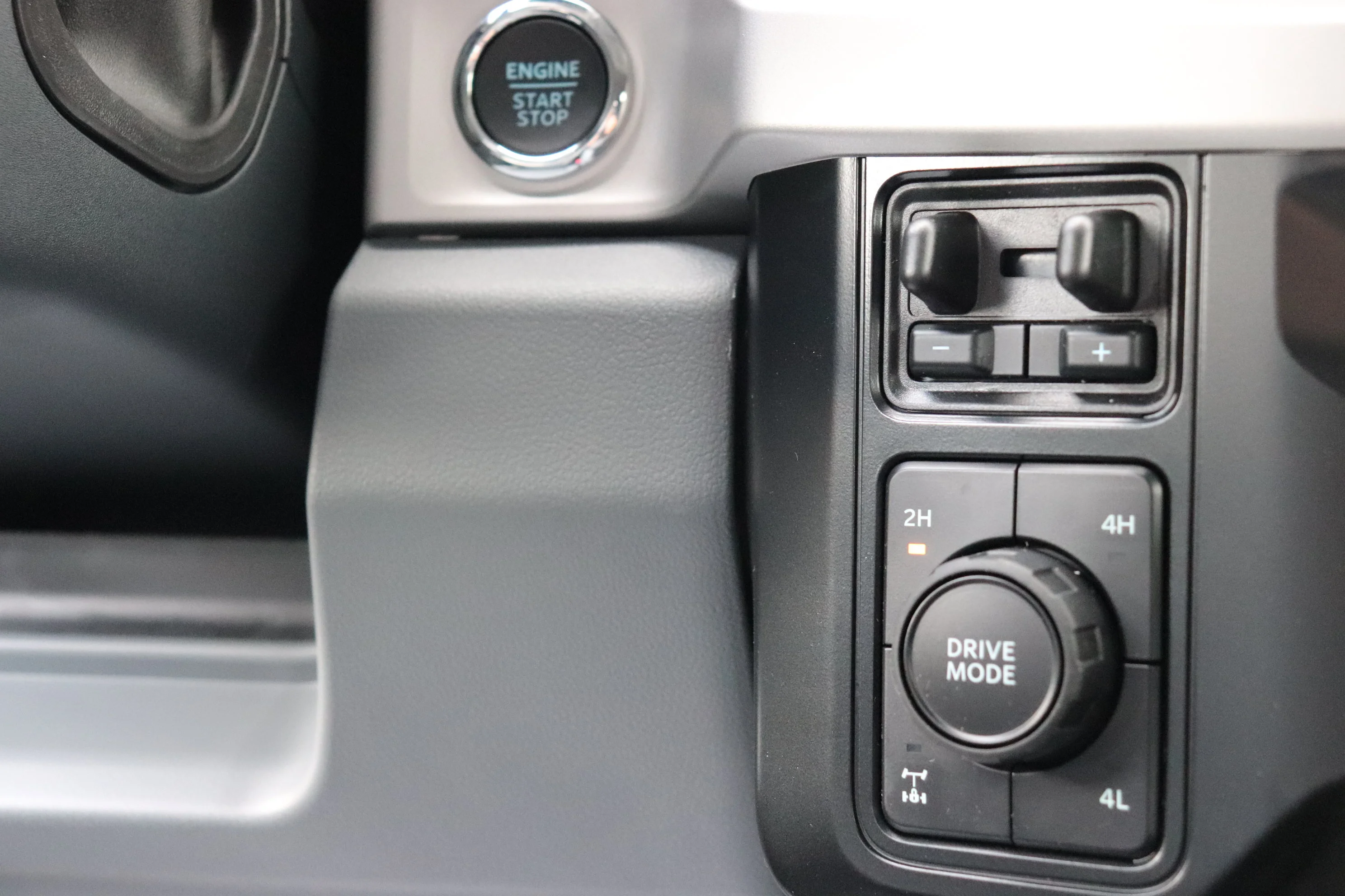 New 2026 AVALANCHE Ford XLT image 16