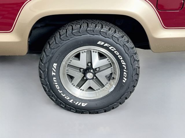 Used 1989 Red Ford  image 27