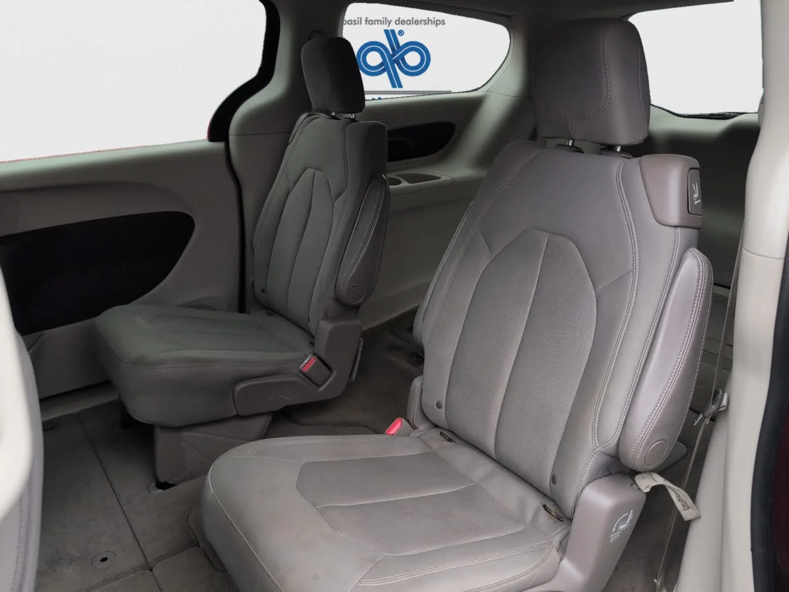 Used 2017 Velvet Red Pearlcoat Chrysler Touring image 19