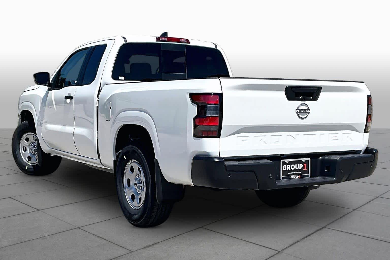 New 2026 Glacier White Nissan S image 7