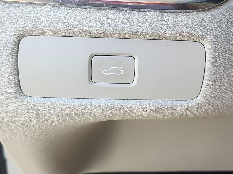 Used 2023 Denim Blue Metallic Volvo Plus Dark Theme image 20