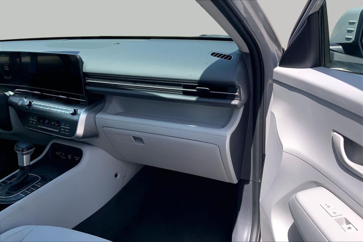 Used 2025 Cyber Gray Metallic Hyundai SEL image 18
