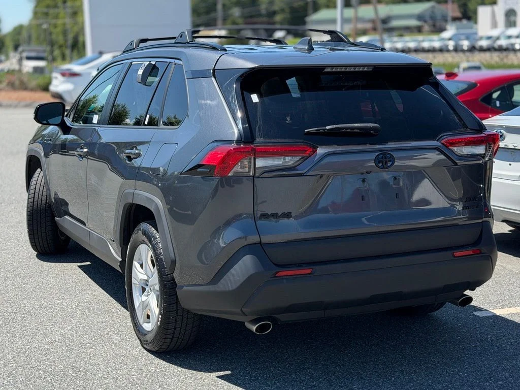 Used 2019 Gray Toyota XLE image 3