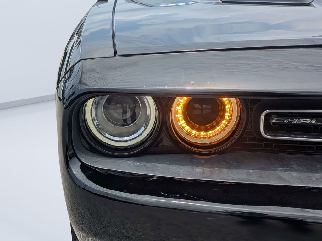 Used 2023 Black Dodge SXT image 12