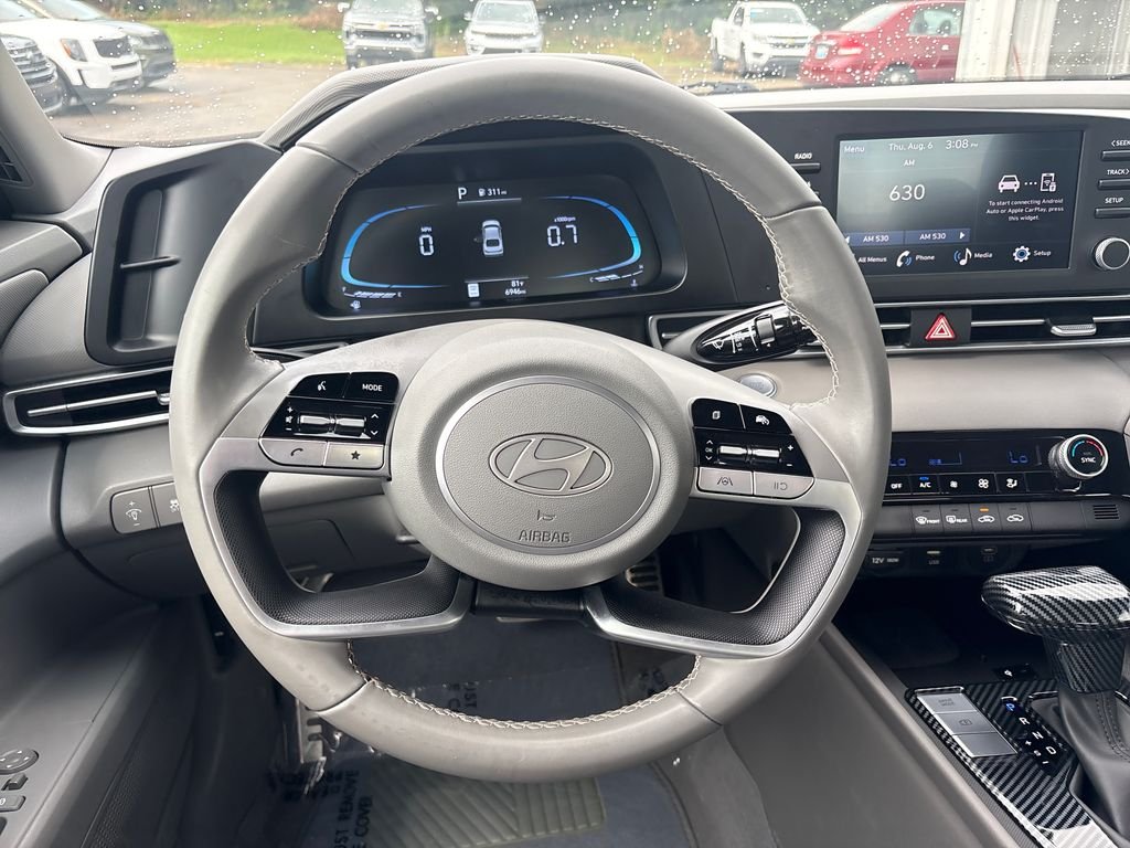 Used 2025 Silver Hyundai SEL Sport image 17