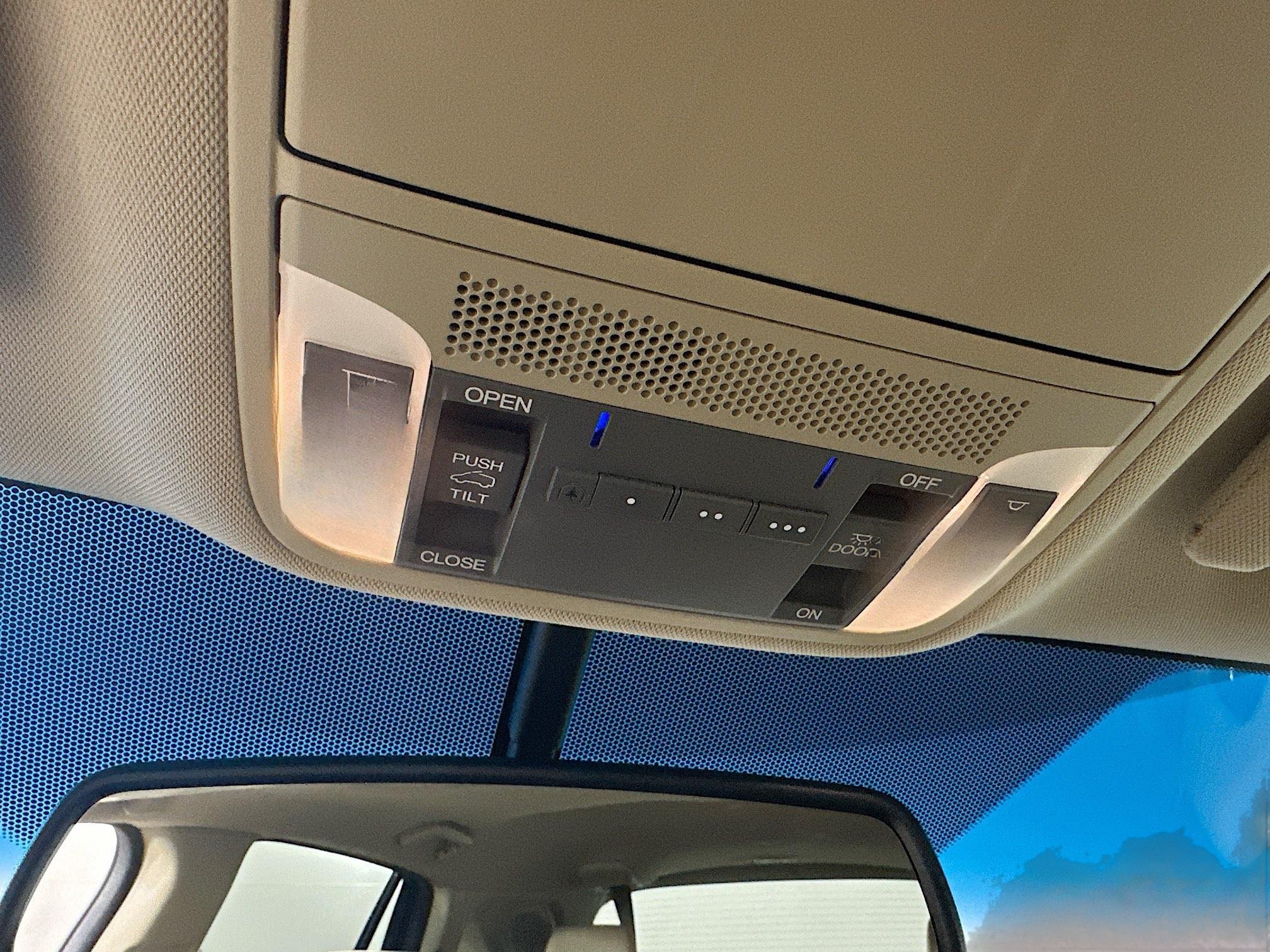 Used 2013  Acura Tech Pkg image 31