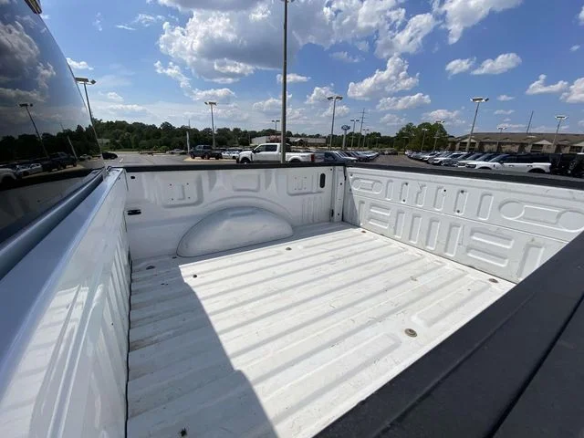 Used 2015 White Ford XLT image 9