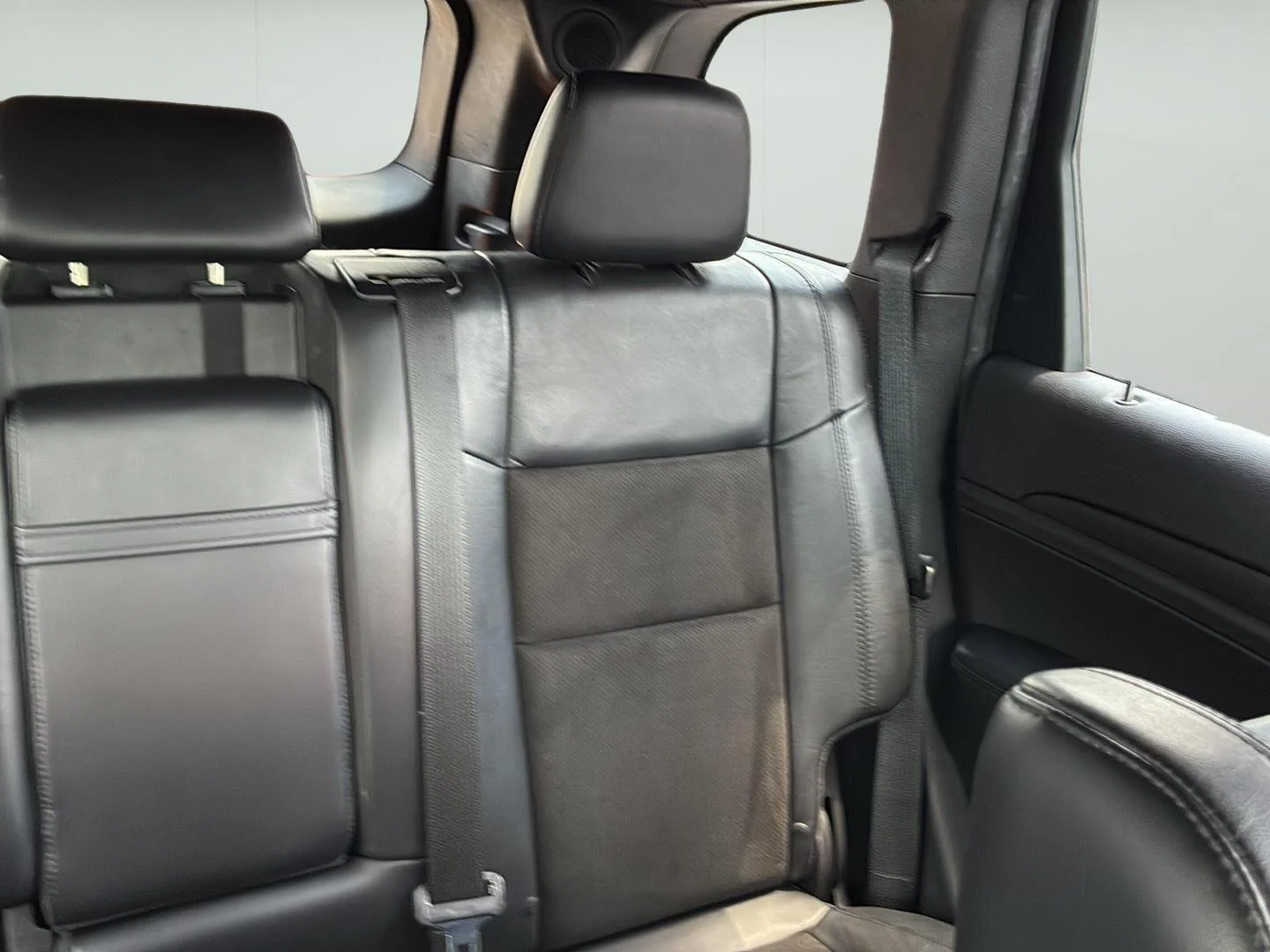 Used 2018 Granite Crystal Metallic Clearcoat Jeep Altitude image 17