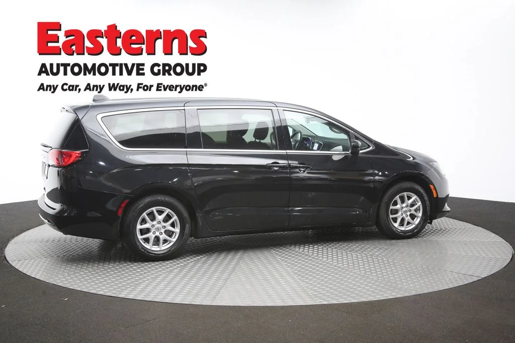 Used 2024 Black Chrysler LX image 44