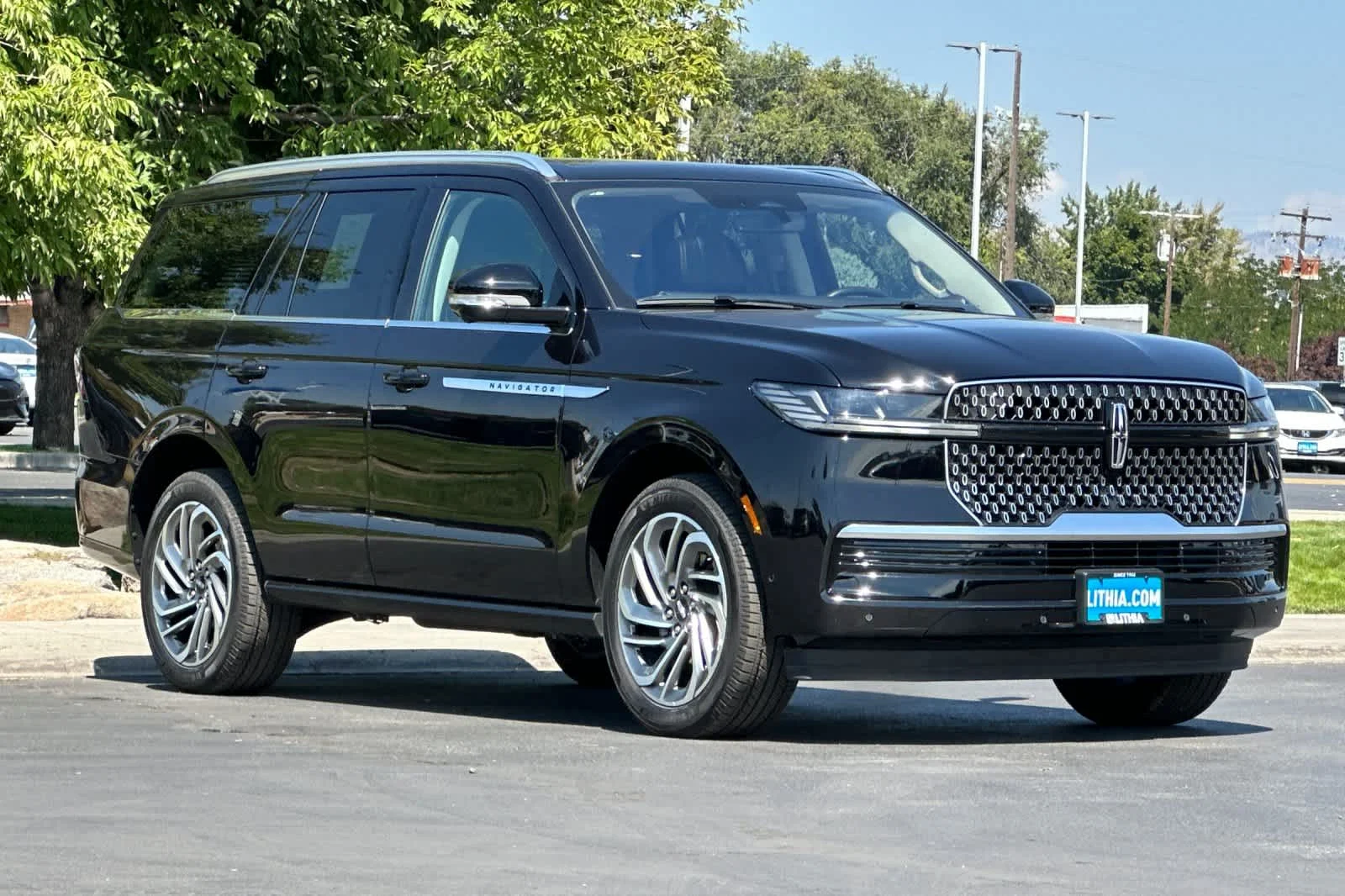 Used 2025 Infinite Black Metallic Lincoln Reserve image 9