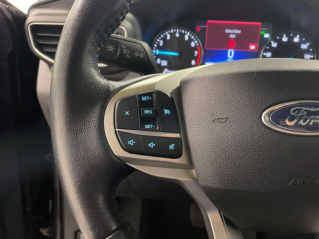 Used 2021 Black Ford XLT image 39