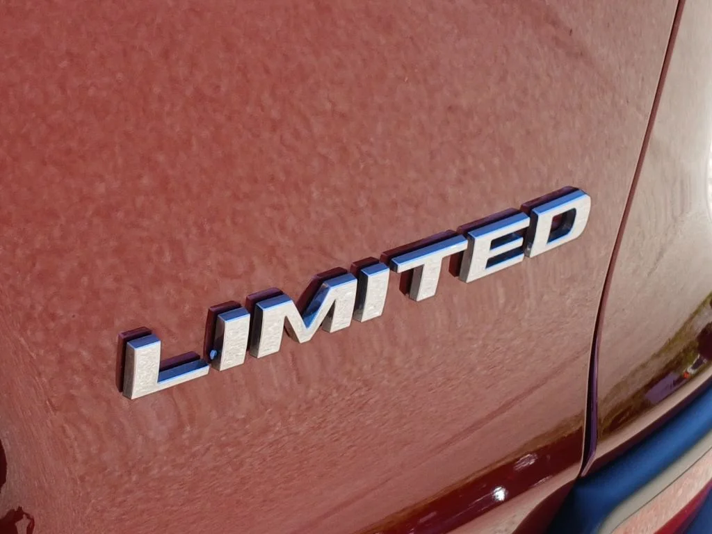 Used 2021 Red Jeep Limited image 33